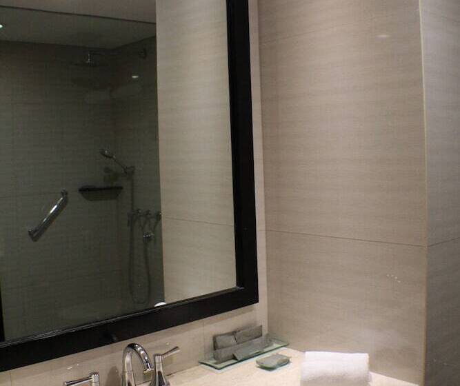 デラックスルーム, Santika Pandegiling Surabaya