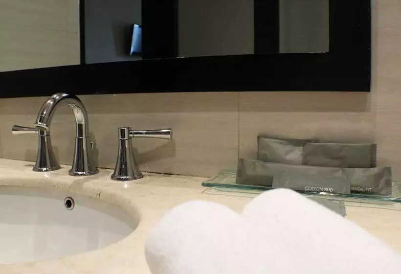 Quarto deluxe, Santika Pandegiling Surabaya