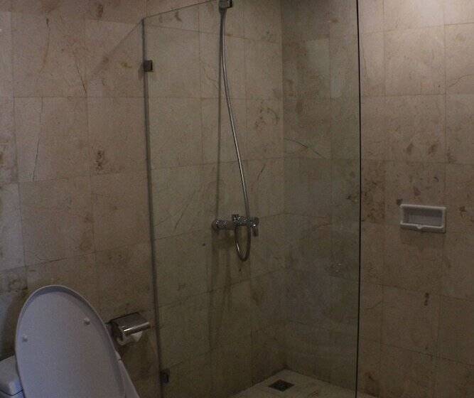 غرفة ديلوكس, Santika Pandegiling Surabaya