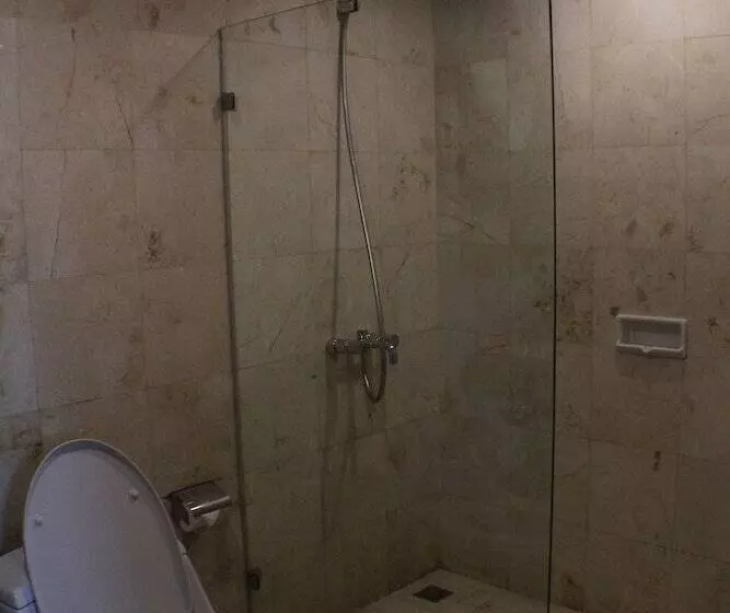 Quarto deluxe, Santika Pandegiling Surabaya