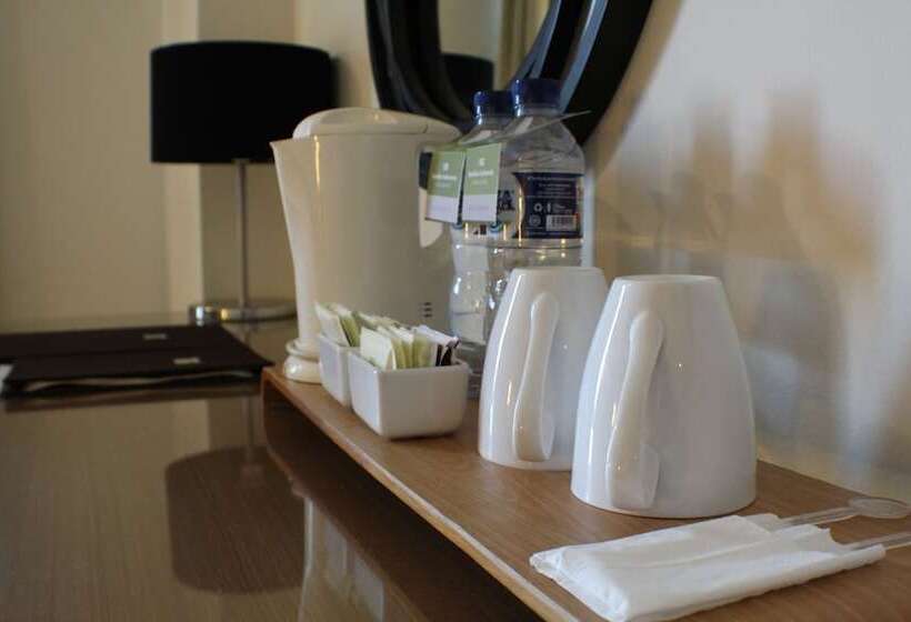 غرفة ديلوكس, Santika Pandegiling Surabaya