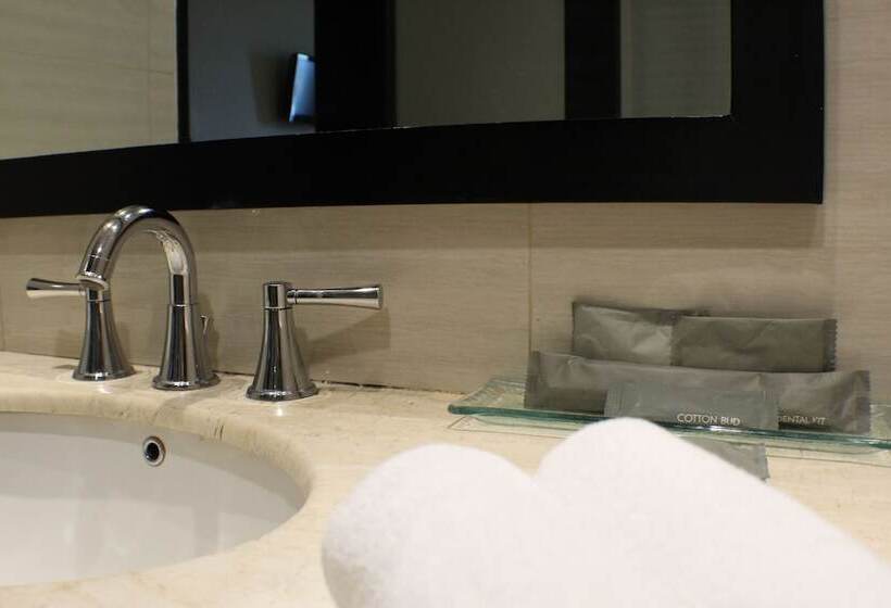 غرفة تنفيذية, Santika Pandegiling Surabaya