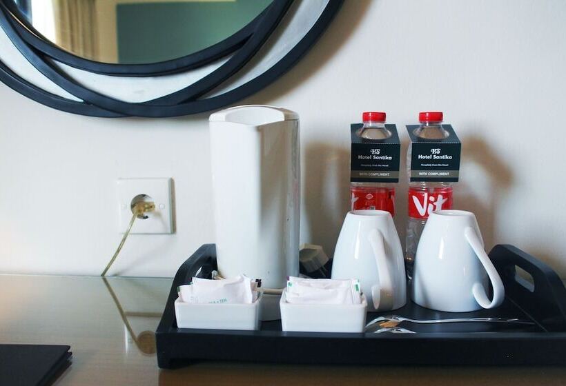 غرفة تنفيذية, Santika Pandegiling Surabaya