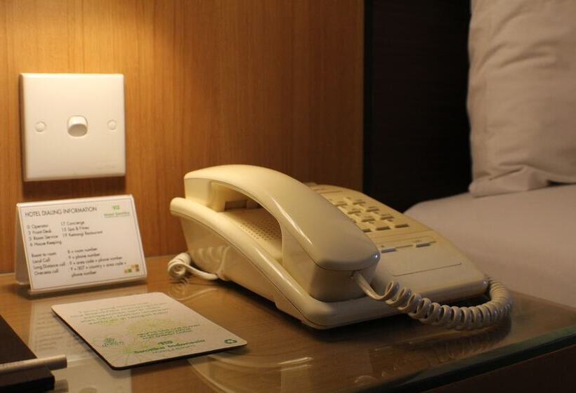 デラックスルーム, Santika Pandegiling Surabaya