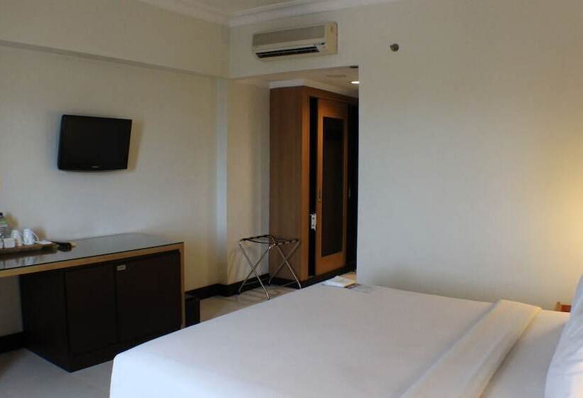 デラックスルーム, Santika Pandegiling Surabaya