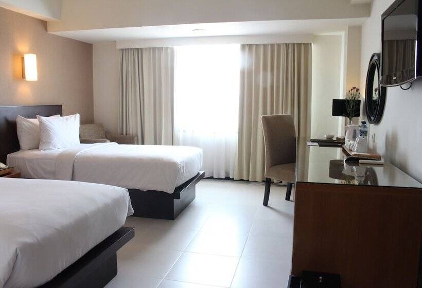 اتاق لوکس, Santika Pandegiling Surabaya