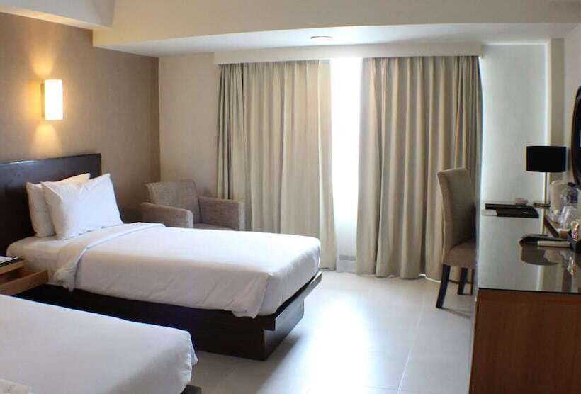 غرفة ديلوكس, Santika Pandegiling Surabaya