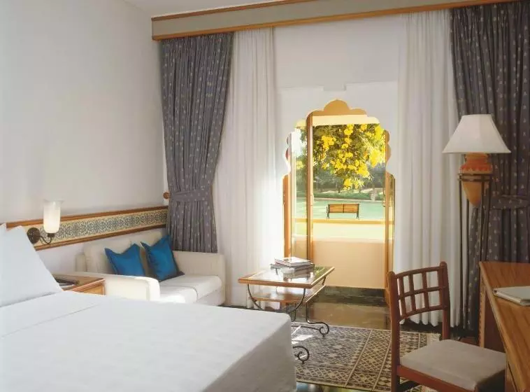 Camera Deluxe Vista Giardino, Trident Jaipur