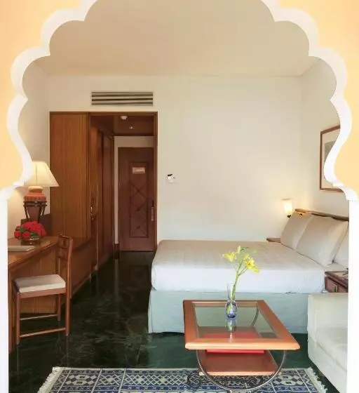 Camera Deluxe Vista Lago, Trident Jaipur