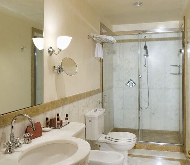 اتاق لوکس, Albergo Delle Notarie