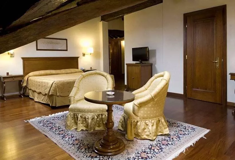 اتاق لوکس, Albergo Delle Notarie