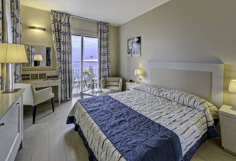 Трехместный Номер Стандарт с Балконом, Ariston And Palazzo Santa Caterina