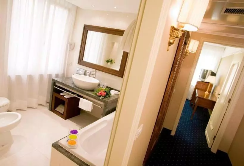 سوییت جونیور, Astoria Hotel Italia