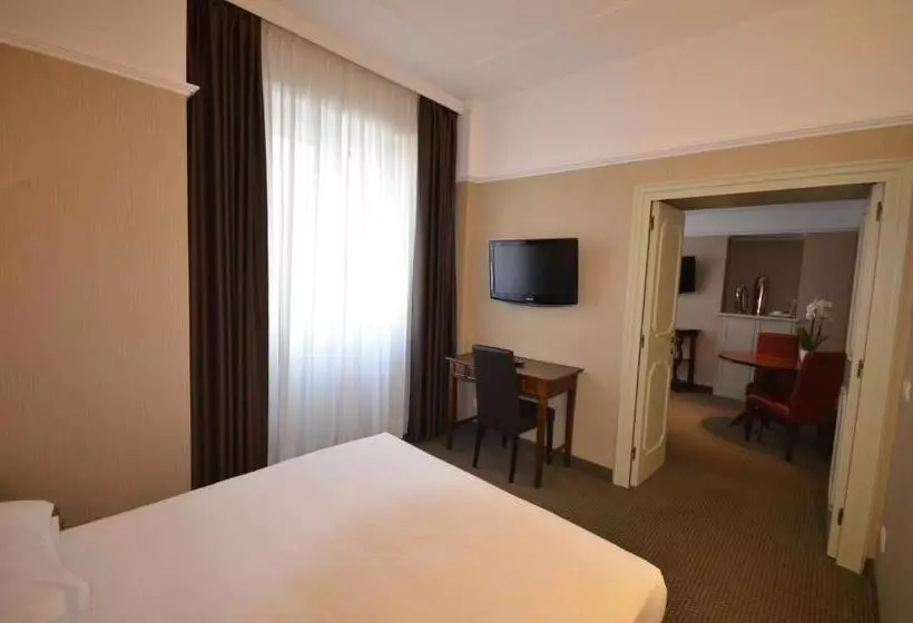 سوییت جونیور, Astoria Hotel Italia