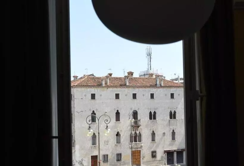 سوییت جونیور, Astoria Hotel Italia
