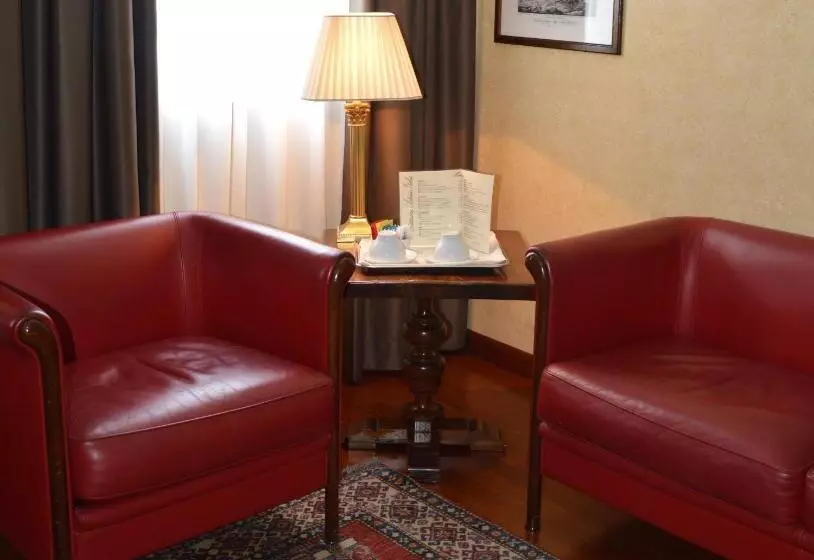 سوییت جونیور, Astoria Hotel Italia