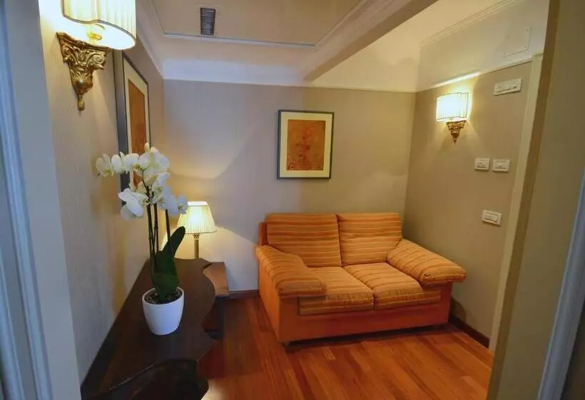 سوییت جونیور, Astoria Hotel Italia
