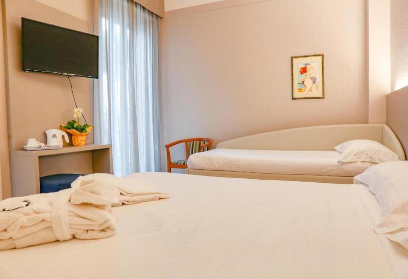 トリプルクラシックルーム, Augustus