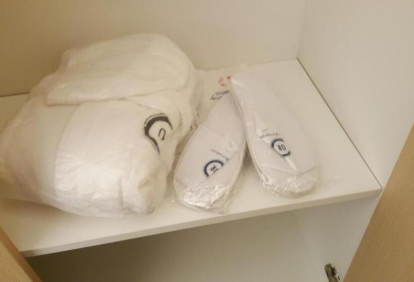 エコノミールーム, Augustus