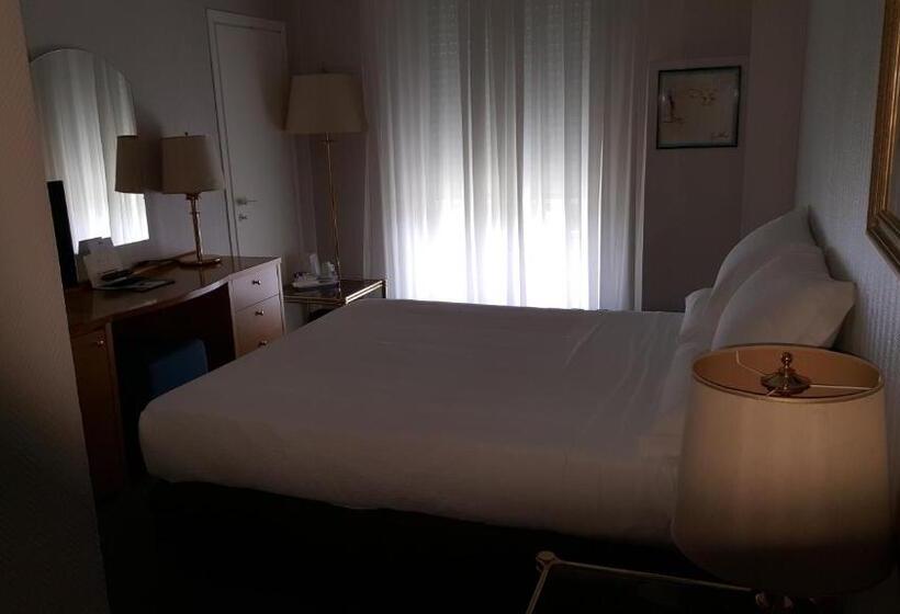 バルコニー付きデラックスルーム, Augustus