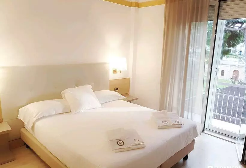 Superior-huone, Augustus
