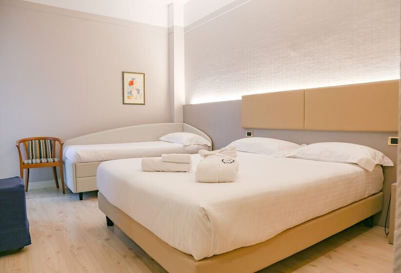 トリプルクラシックルーム, Augustus