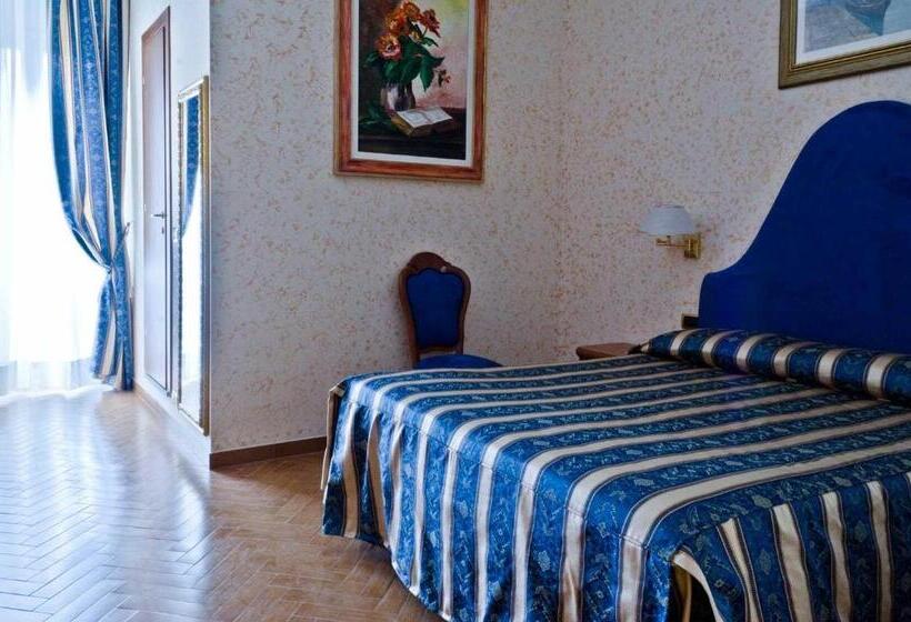 Standard Szoba, Brignole