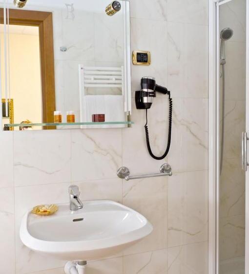 Standard Szoba, Brignole