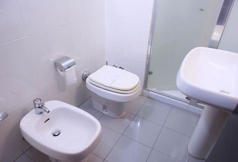 غرفة قياسية ثلاثية, Cristal Palace