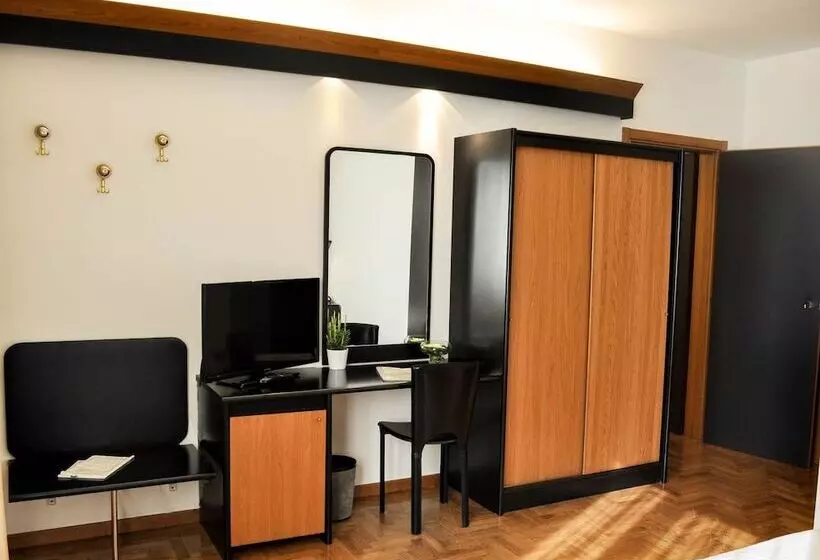 スタンダード4人部屋, Cristal Palace