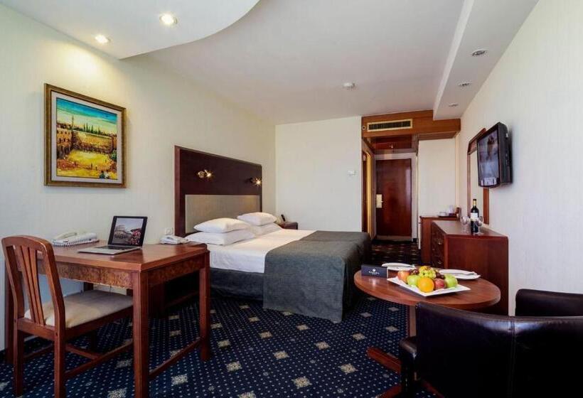 Quarto Deluxe, Ramada Jerusalem