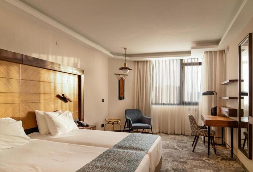 Quarto Executivo, Ramada Jerusalem