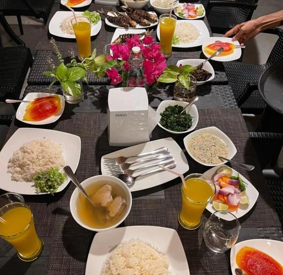 اتاق لوکس, Thoddoo Beach Holiday Inn