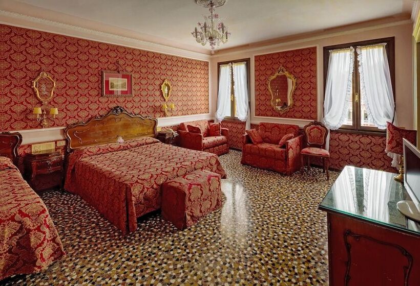 سوئیت جونیور با چشم‌انداز, Antica Locanda Sturion Residenza D Epoca