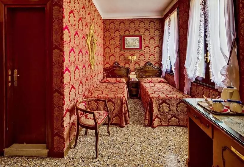 اتاق اکونومی, Antica Locanda Sturion Residenza D Epoca