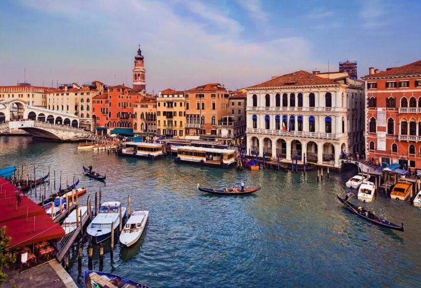 سوئیت جونیور با چشم‌انداز, Antica Locanda Sturion Residenza D Epoca
