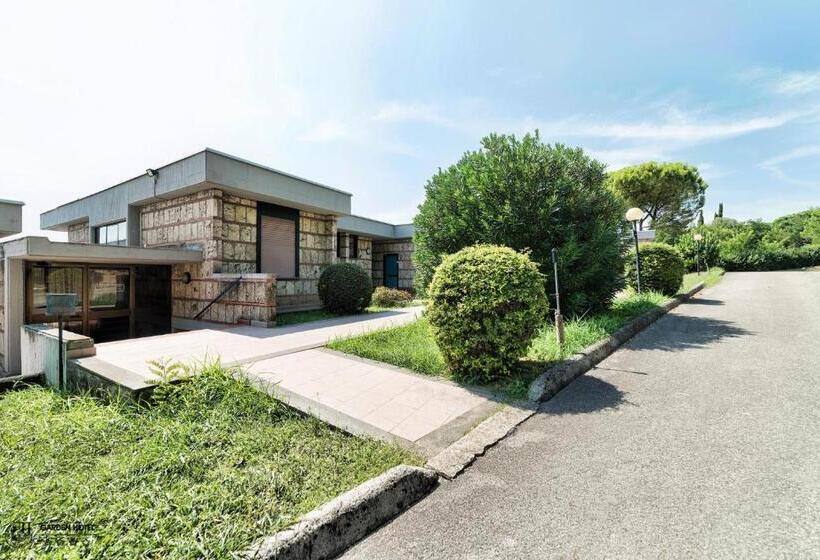 اتاق استاندارد چهار تخته, Garden Terni