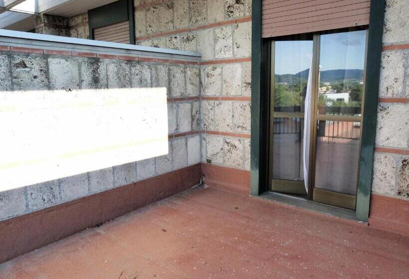 اتاق استاندارد با بالکن, Garden Terni