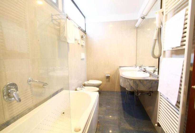 اتاق استاندارد با بالکن, Garden Terni