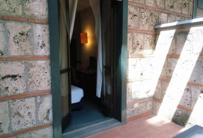 اتاق استاندارد با بالکن, Garden Terni