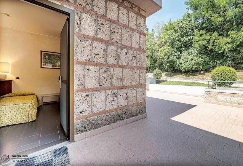 اتاق استاندارد چهار تخته, Garden Terni