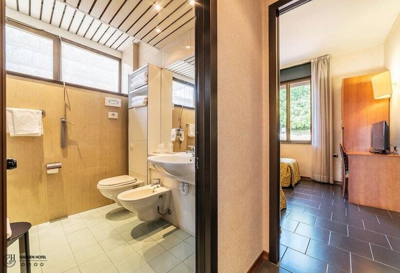 اتاق استاندارد چهار تخته, Garden Terni