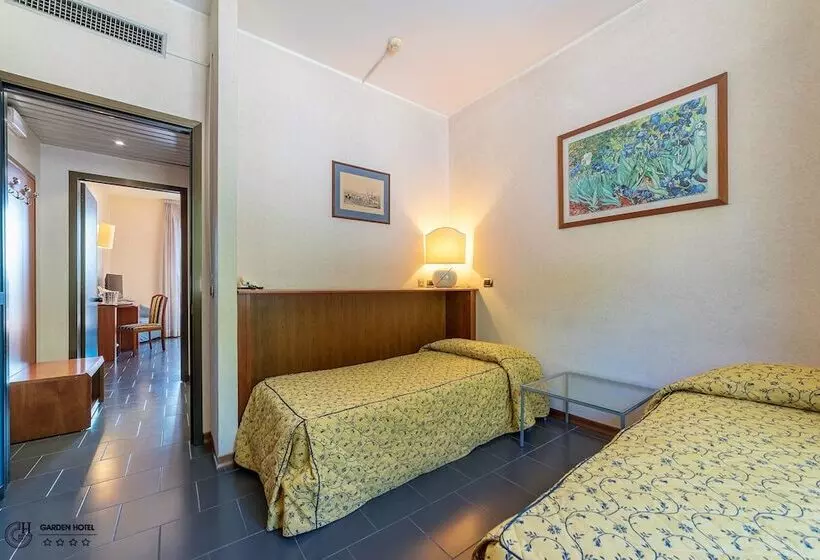 اتاق استاندارد چهار تخته, Garden Terni