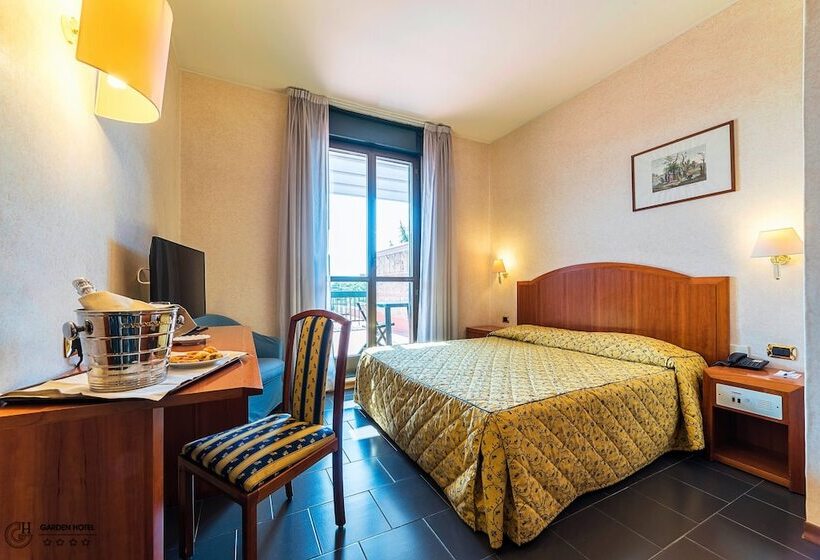 اتاق استاندارد چهار تخته, Garden Terni