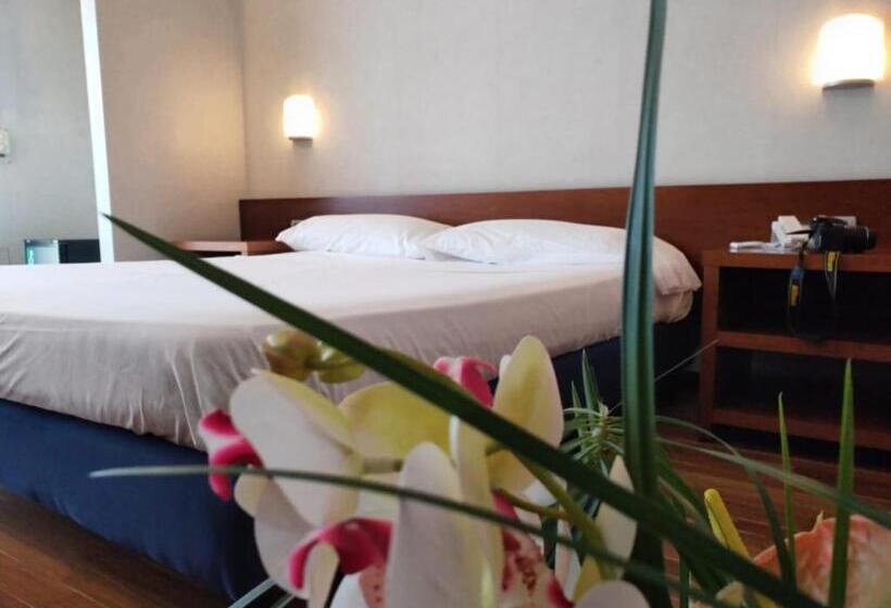 اتاق استاندارد, Ghironi