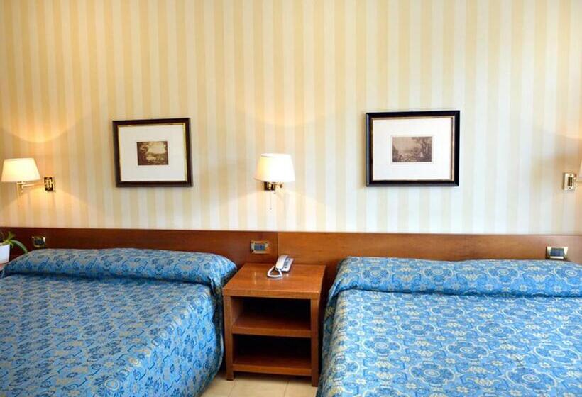 اتاق استاندارد چهار تخته, Ghironi