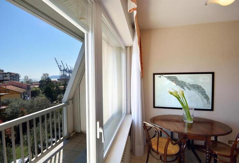 اتاق خانوادگی, Ghironi