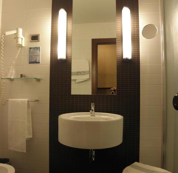 اتاق استاندارد, Ghironi