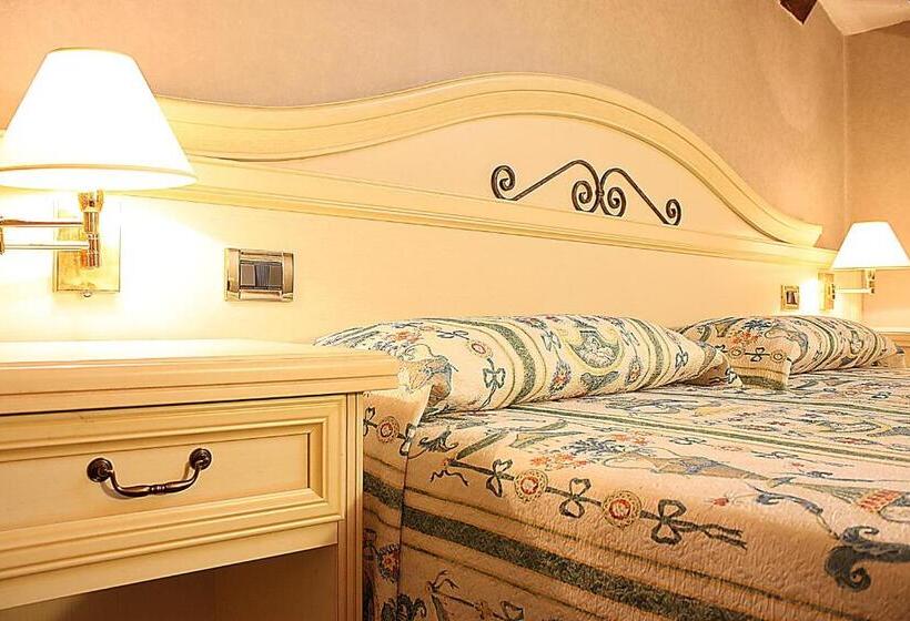 베이직 룸 더블 침대, Kappa