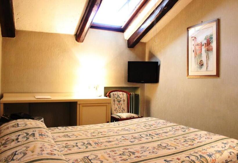 베이직 룸 더블 침대, Kappa